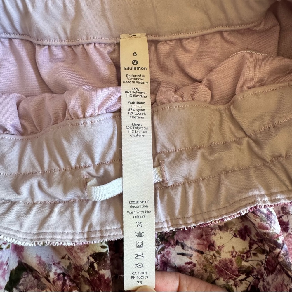 Lululemon Tracker Short V 4" Blossom Spritz Multi 6 - Picture 5 of 8